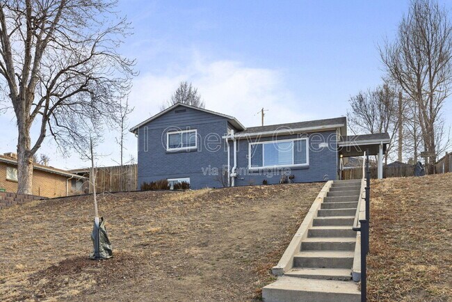 Foto del edificio - 1010 Newton St