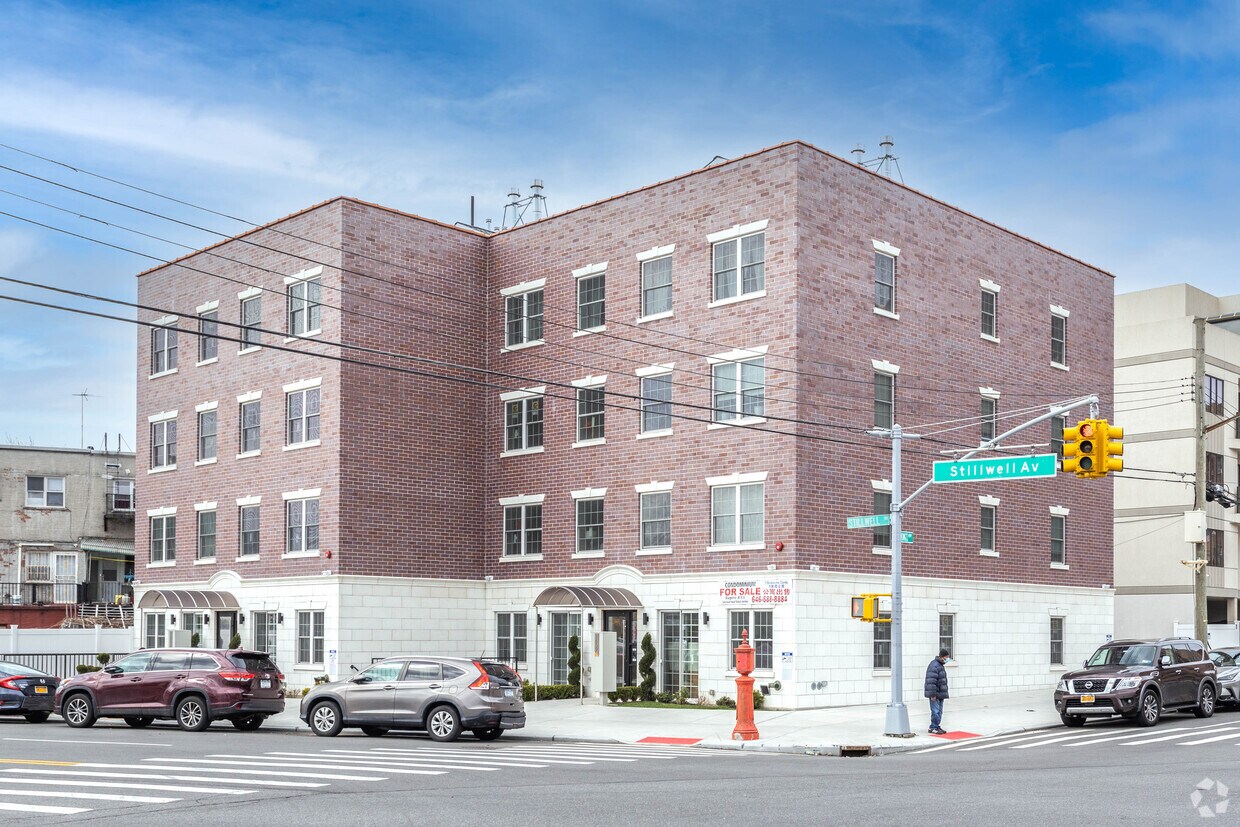 Primary Photo - 1652 Stillwell Ave