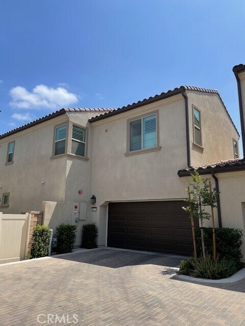 Foto del edificio - 16173 Paddock Ave