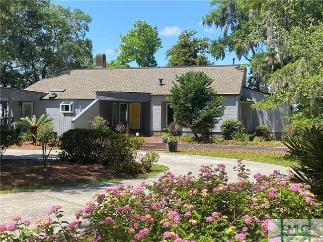 Building Photo - 1122 Wilmington Island Rd