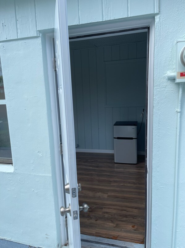 Building Photo - 161 SE 28th Ct