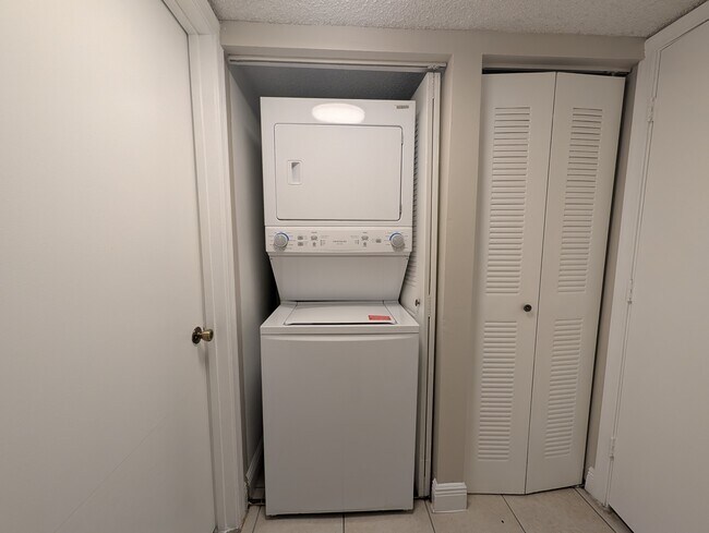 Foto del edificio - 3690 N 56th Ave