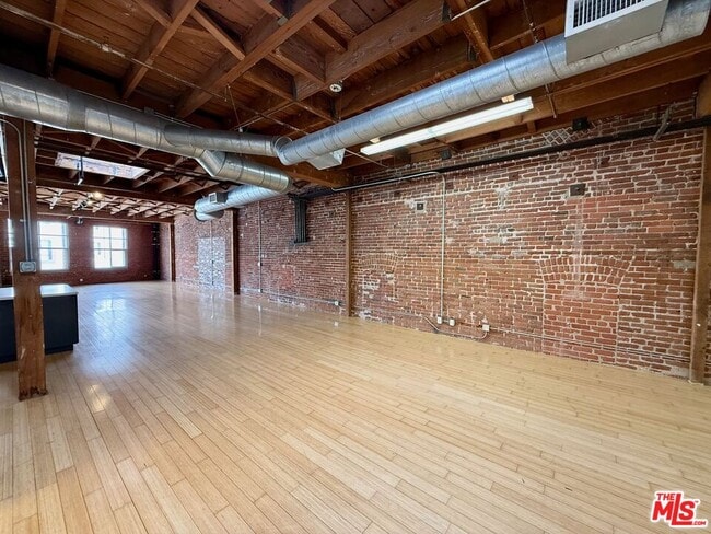 Building Photo - 500 Molino St