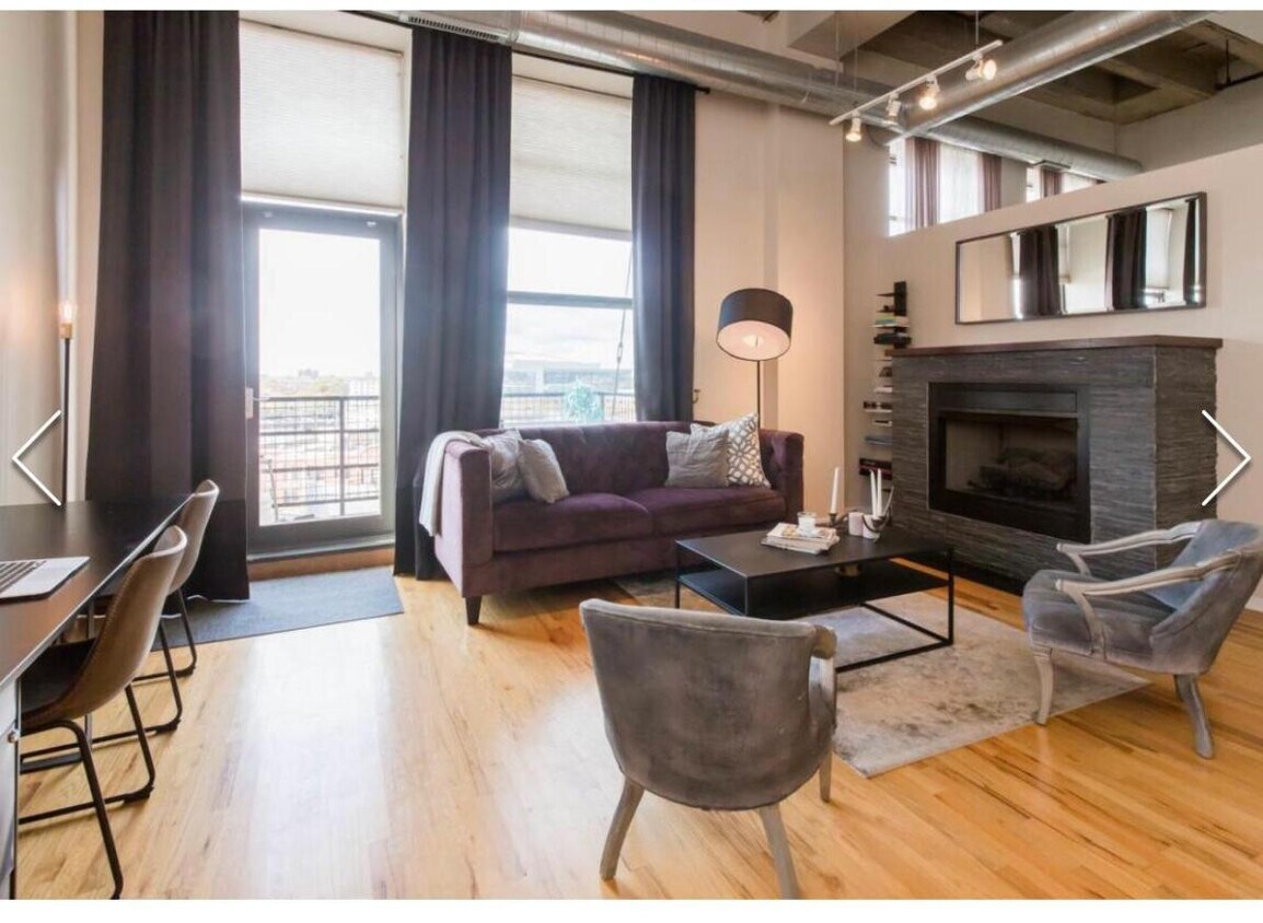 Foto principal - 1645 W Ogden Ave