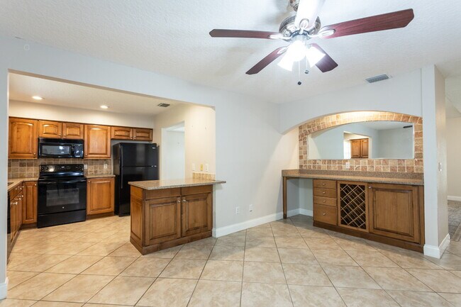 Foto del edificio - 3-Bedroom Home in Pine Lakes, Palm Coast