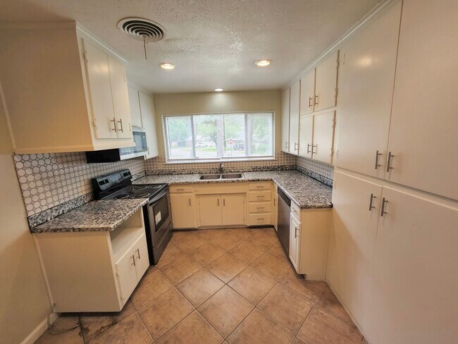 Foto del edificio - 120 Glenhaven Dr