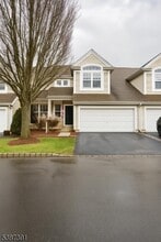 Building Photo - 131 Marlboro Cir