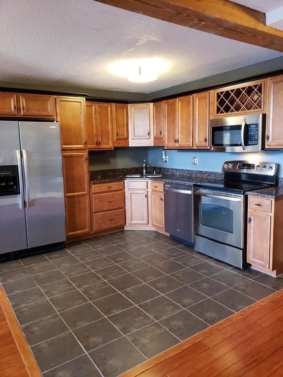 Building Photo - 2 bedroom in Taunton MA 02718