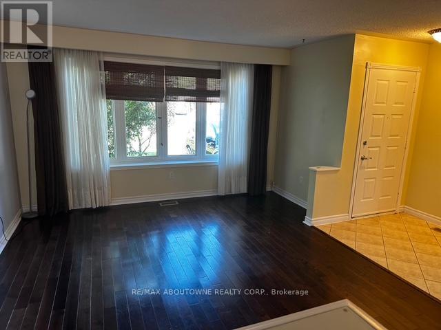 Building Photo - 597 Upper Paradise Rd