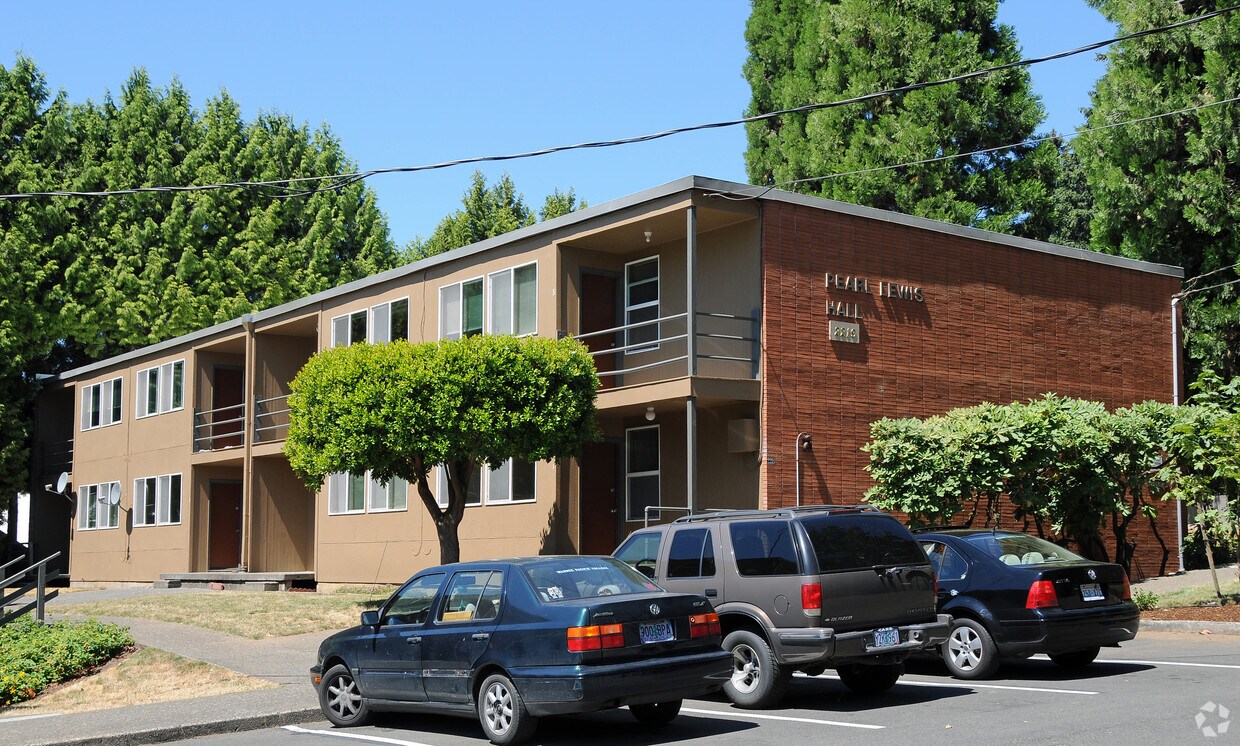 Foto del edificio - Pearl Lewis Hall