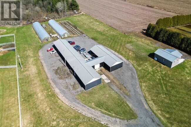 Photo du bâtiment - 1579 9th Line Rd