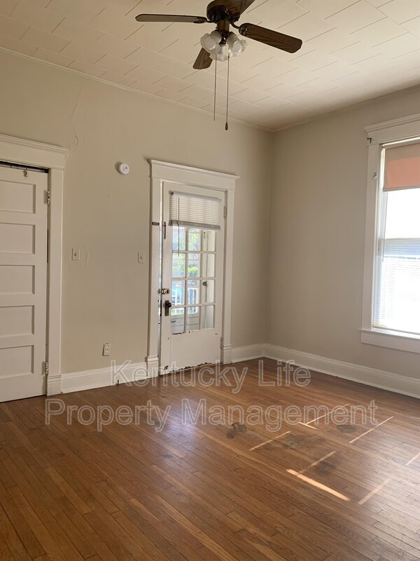 Building Photo - 213 W Hickman St