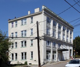 Building Photo - 6 S Fremont Ave