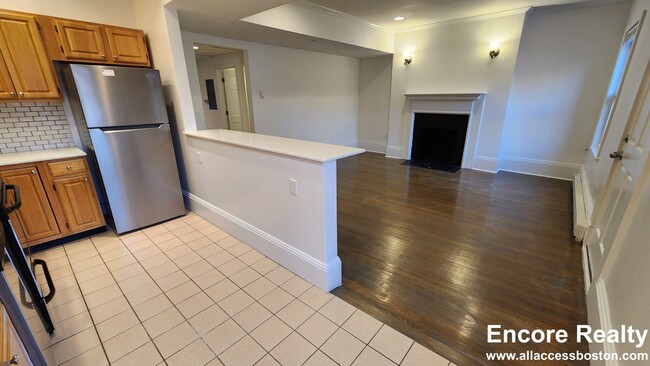 Foto del edificio - 1404 Beacon St