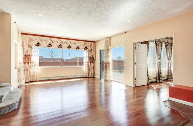 Building Photo - 2424 Vista Grande Dr NW