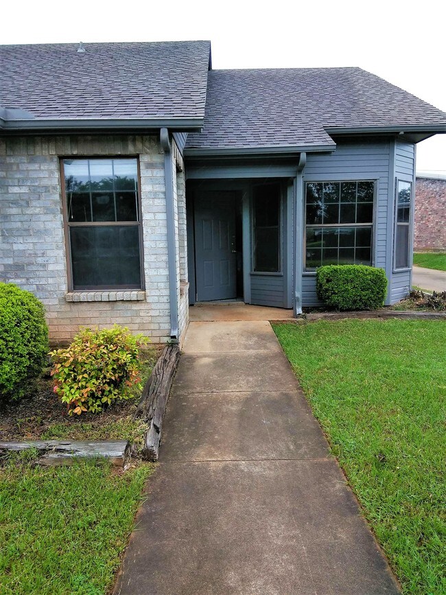 Front door - 1044 34th NE