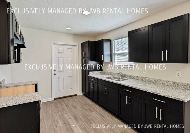 Foto del edificio - 1353 W 21st St
