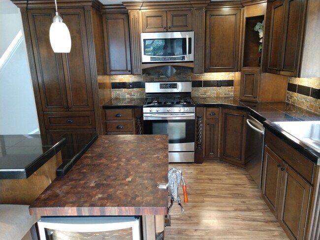 Cocina gourmet, estufa de gas - 109 NW 147th St