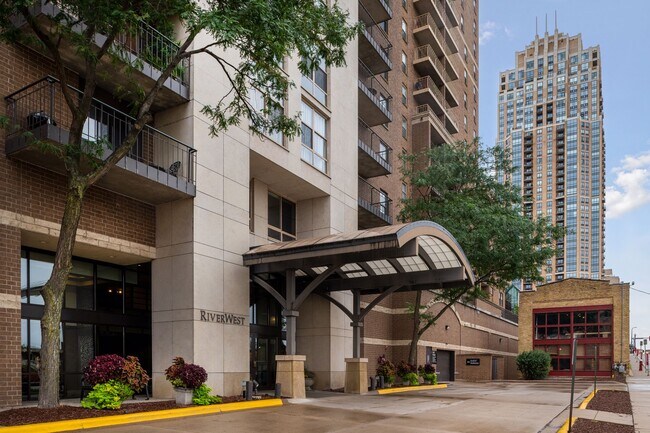 Foto del edificio - 401 S 1st St