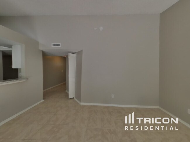 Foto del edificio - 9574 Villiers Dr N