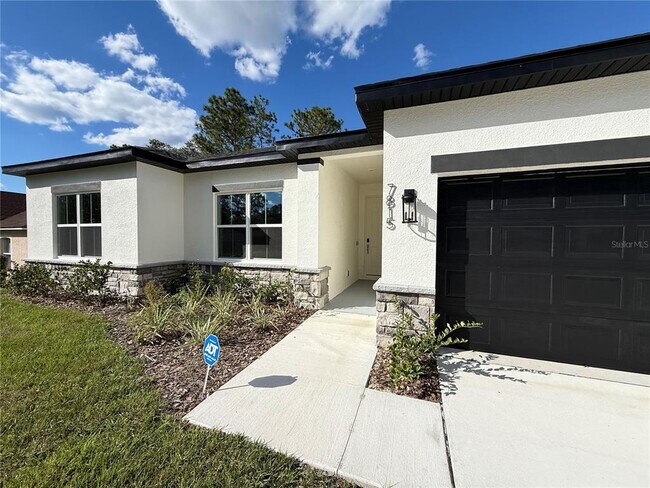 Building Photo - 7815 SW 128th St Rd