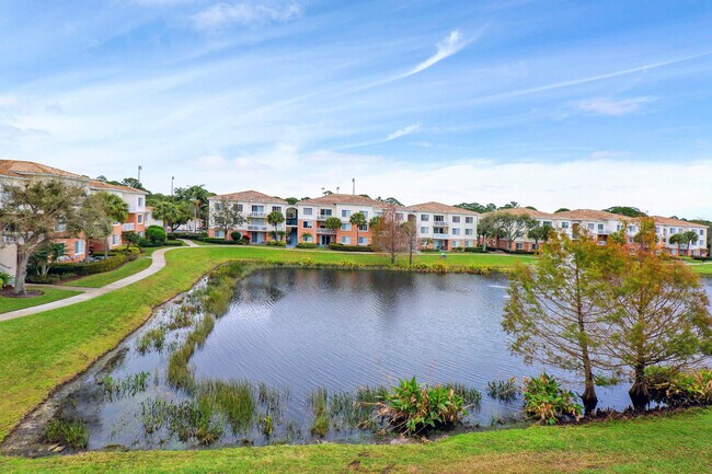 Building Photo - 9304 Myrtlewood Cir W