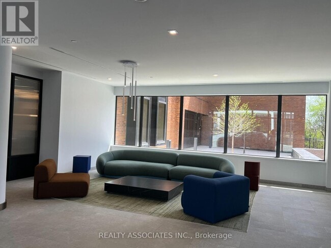 Building Photo - 1 Quarrington Ln