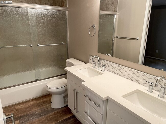 Building Photo - Lovely 2 BD | 1 BA | Renovated Duplex | Spacious Backyard | Stoneridge Community | Tualatin | Sin...