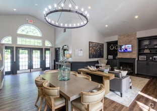 Building Photo - Salisbury Village at Castlewood