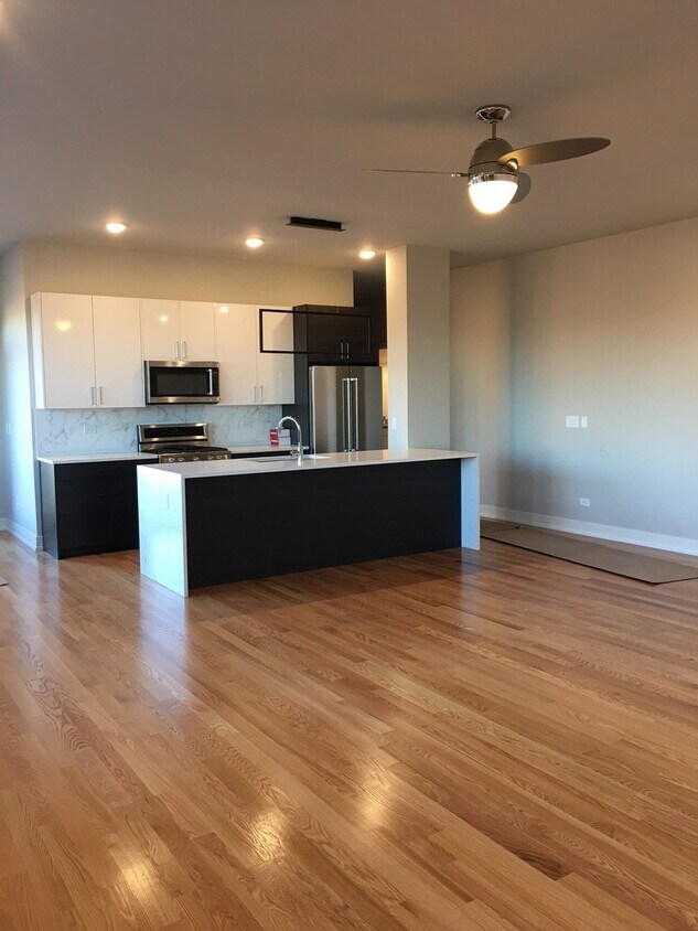 Foto principal - 1639 W Grand Ave