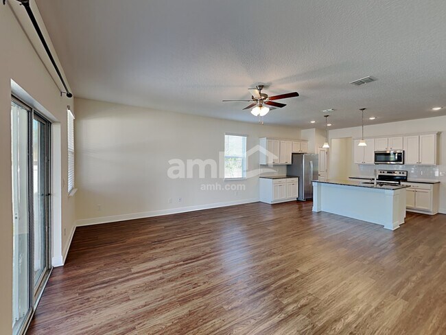 Foto del edificio - 1306 Celery Ave