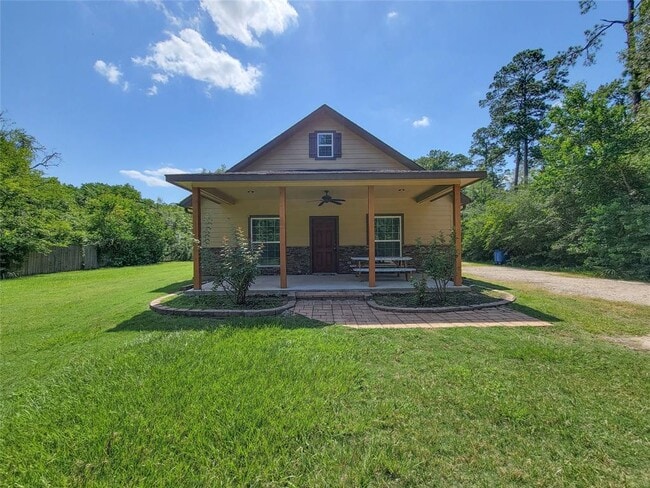 Building Photo - 17132 Bending Oaks