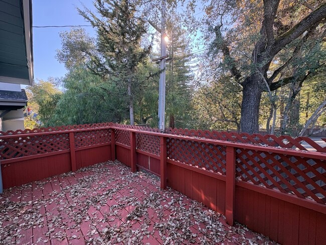 Foto del edificio - 14400 Springer Ave