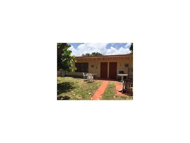 Building Photo - 401 Hibiscus Ave