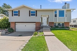 Building Photo - 6301 Sternwood Dr