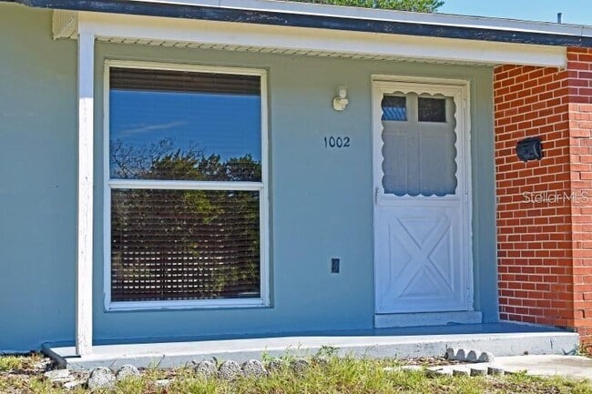 Building Photo - 1002 Cobblestone Dr