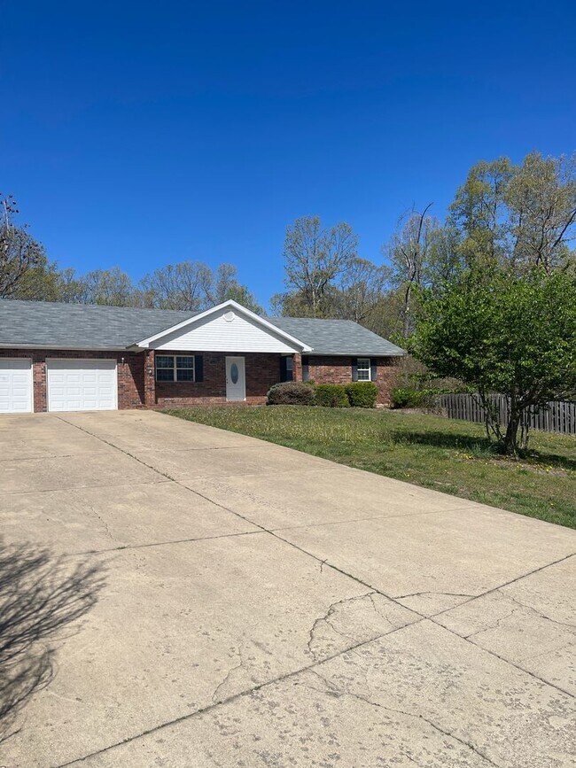 Building Photo - 19545 Lenox Ln