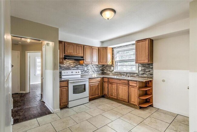 Building Photo - 4016 Jenny Dr