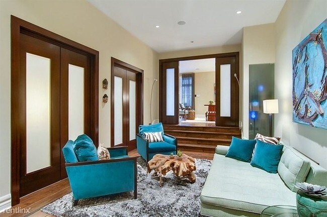 Foto del edificio - 1 br, 1 bath Condo - 17 E Division St
