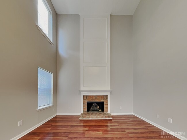 Building Photo - 1505 Dickens Pl NW