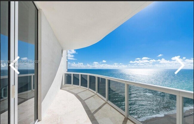 Building Photo - 16001 Collins Ave