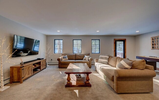 Foto del edificio - 179 S Peak Rd