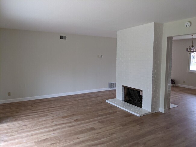 Building Photo - 3 br, 2 bath House - 6632 RAINBOW DRIVE