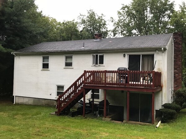 Foto del edificio - 32 Mary Lou Ave