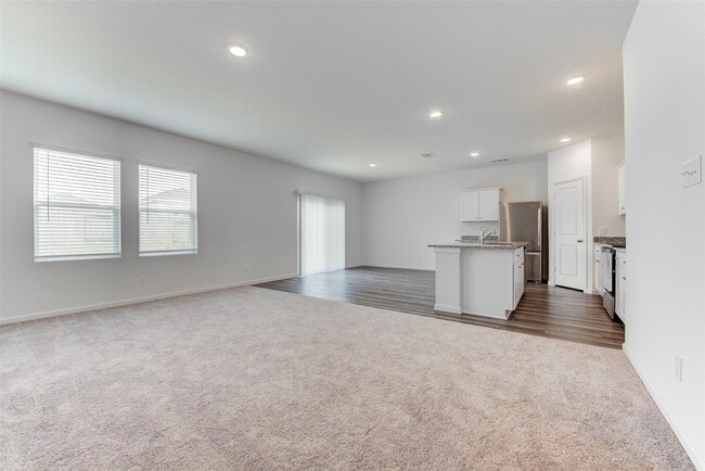 Foto del edificio - 14878 Calderon Dr