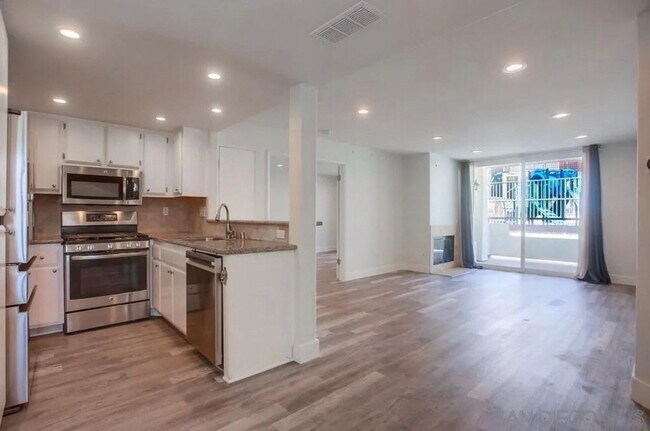 Building Photo - 450 Stoney Point Way
