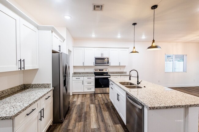 Foto del edificio - 1545 Katelyn Ln