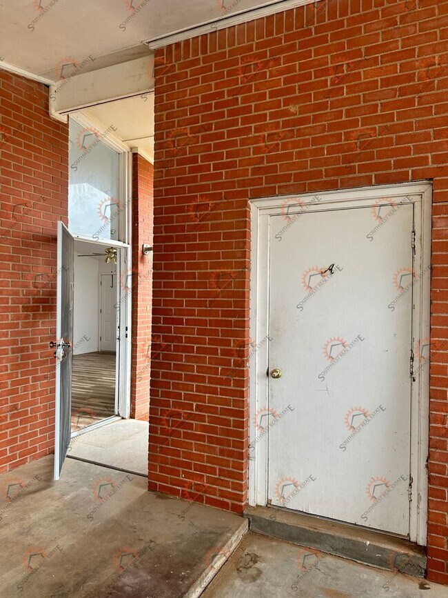 Building Photo - 1209 Cameo St
