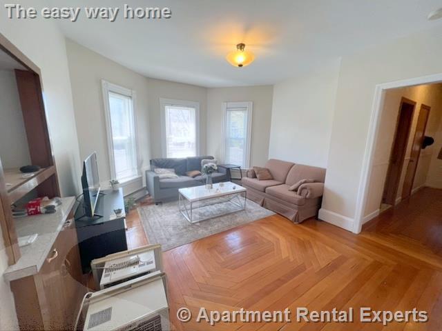Foto del edificio - 17-19 Cutter Ave Unit #1
