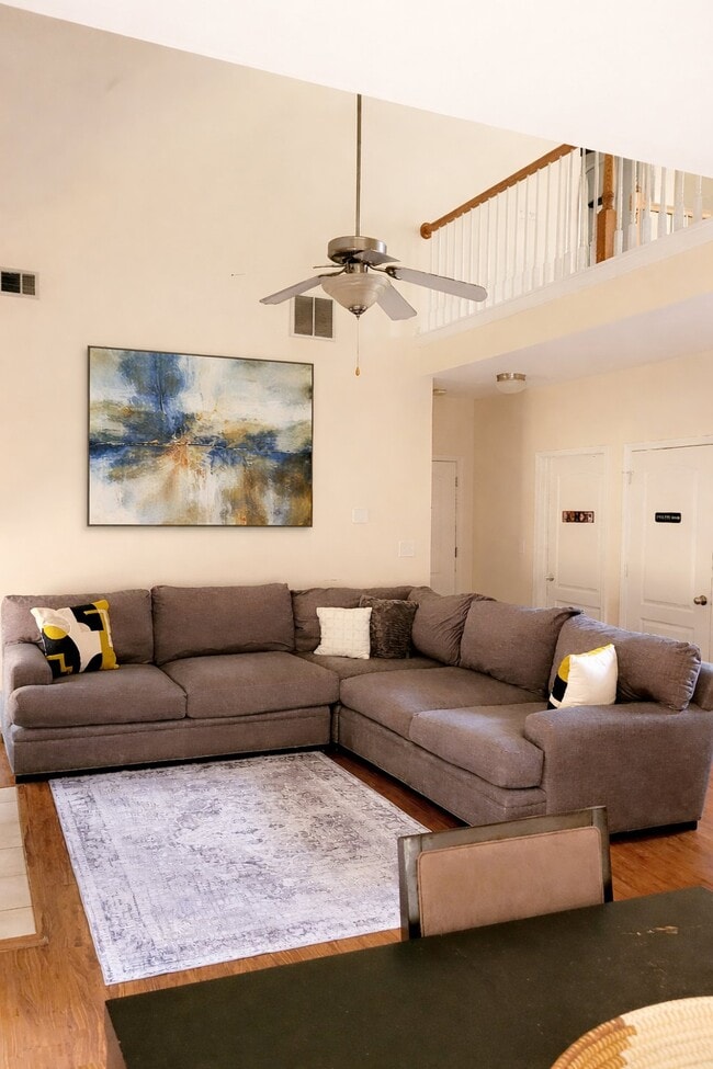 Photo - 272 William Nye Dr SE House